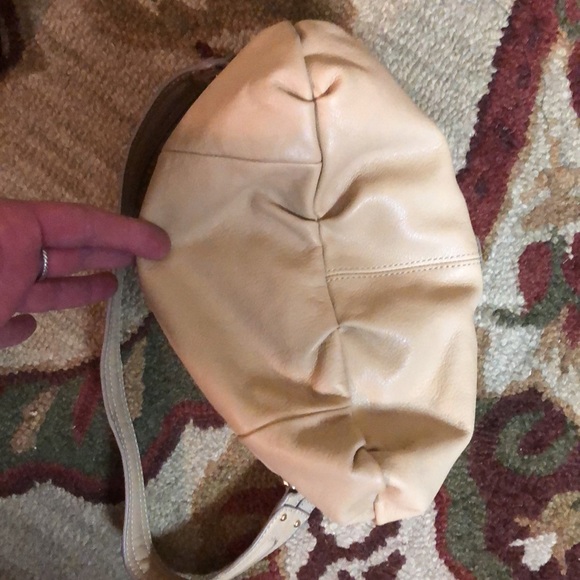 POUR LE VICTOIRE Leather Shoulder-bag Purse Luxe Natural & Gold LOGO Stripe NEW - Picture 12 of 15